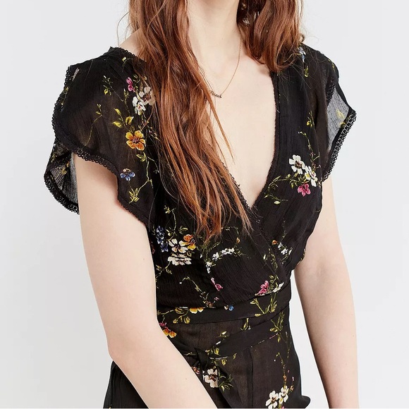 NWT Urban Outfitters UO Marie Prairie Wrap Jumpsuit Floral Print Size 10 - Picture 3 of 16